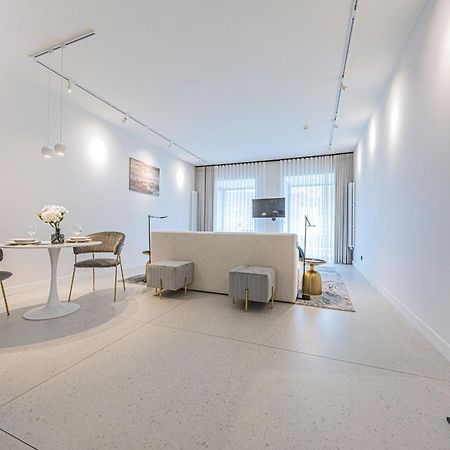 Rent Like Home - Apartament Deo Plaza - Old Town Гданьск Экстерьер фото
